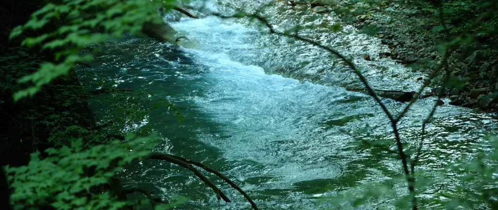 四万温泉 シマブルー